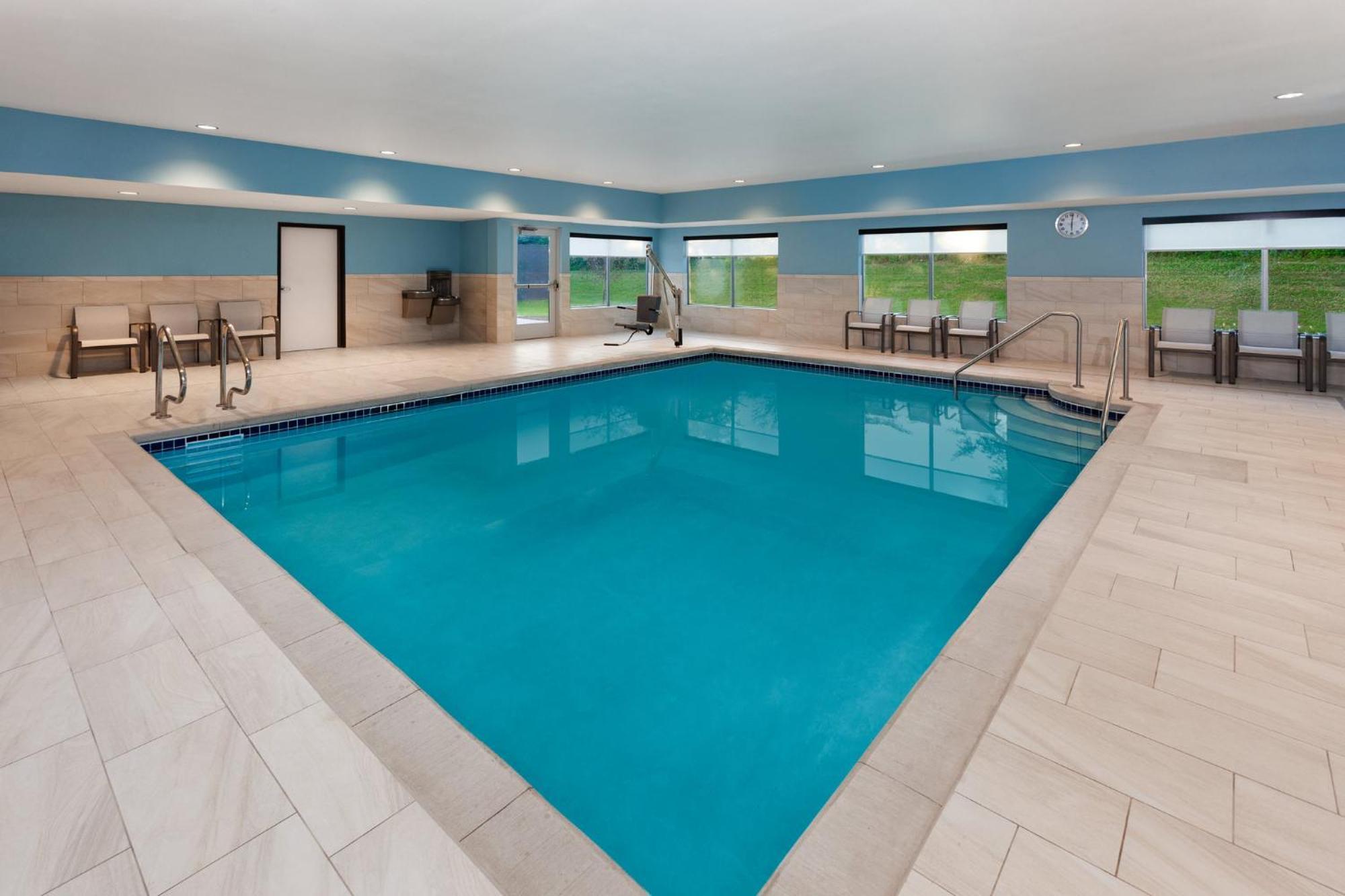 Holiday Inn Express & Suites Reedsburg - Dells Area By Ihg Екстериор снимка