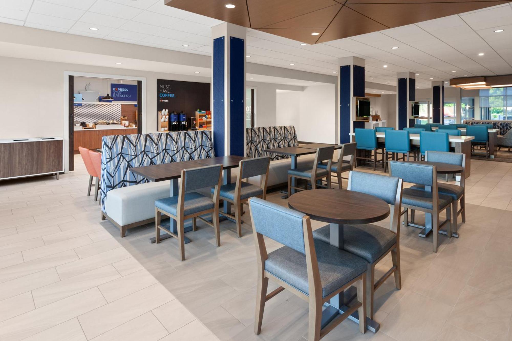 Holiday Inn Express & Suites Reedsburg - Dells Area By Ihg Екстериор снимка