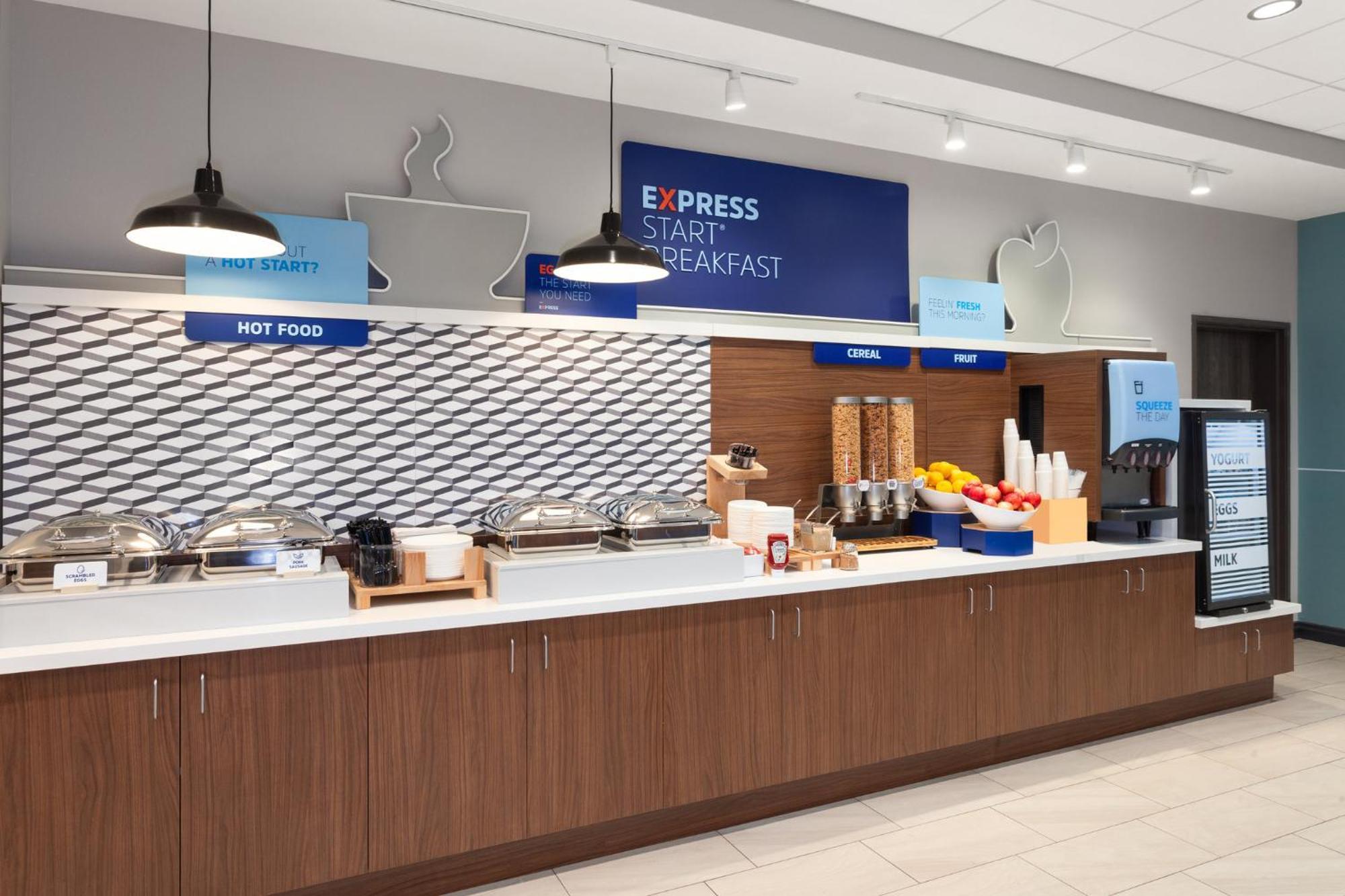 Holiday Inn Express & Suites Reedsburg - Dells Area By Ihg Екстериор снимка