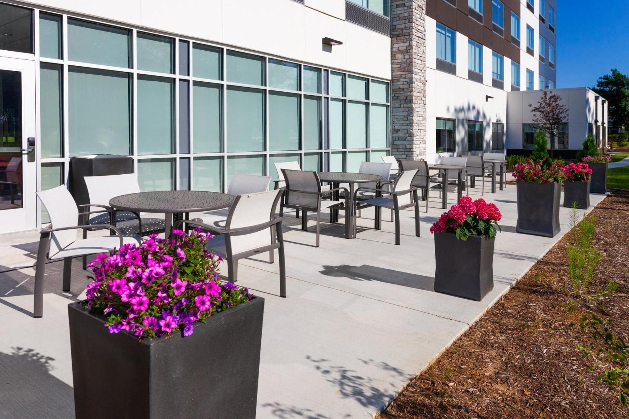 Holiday Inn Express & Suites Reedsburg - Dells Area By Ihg Екстериор снимка