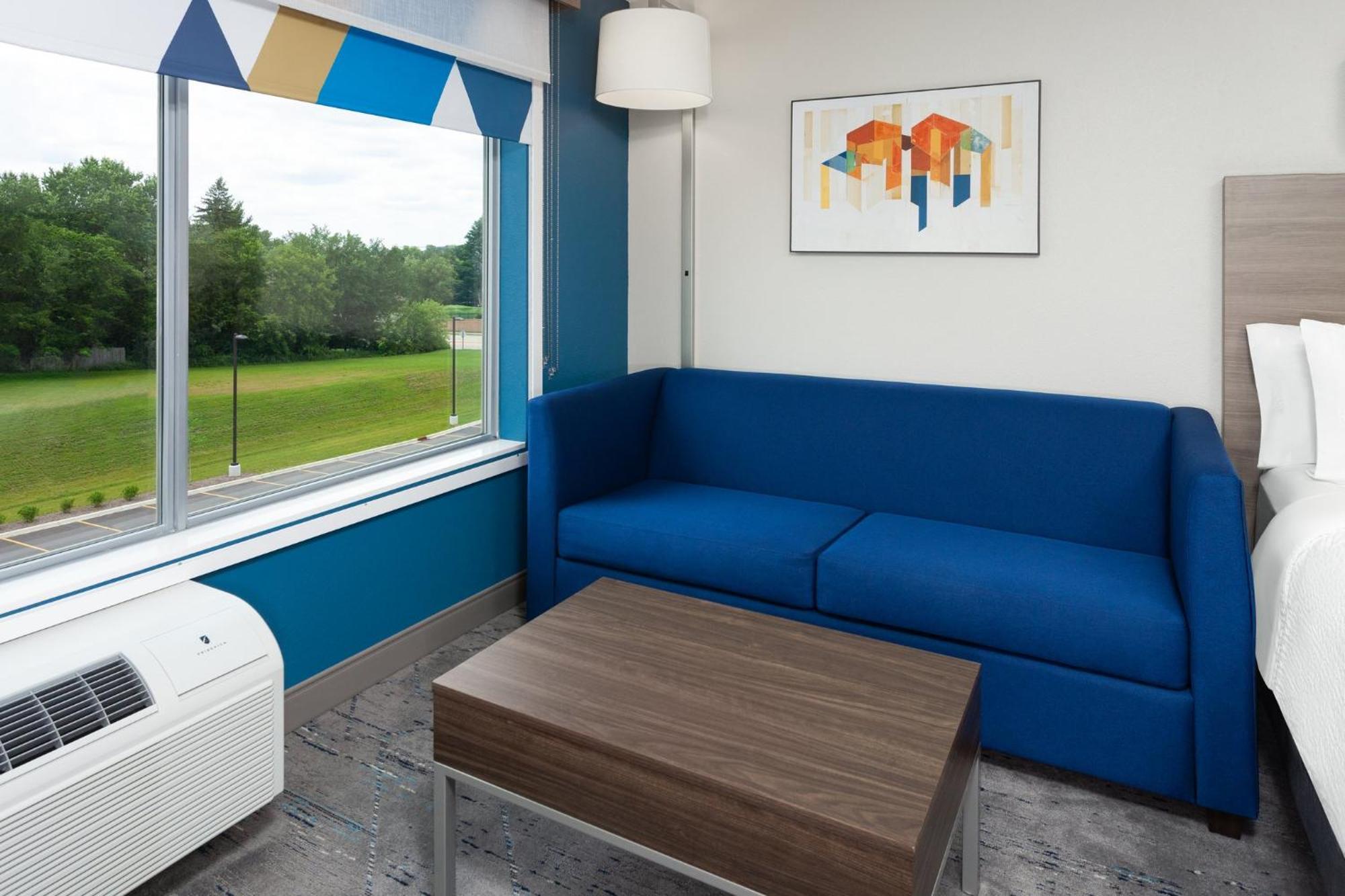 Holiday Inn Express & Suites Reedsburg - Dells Area By Ihg Екстериор снимка